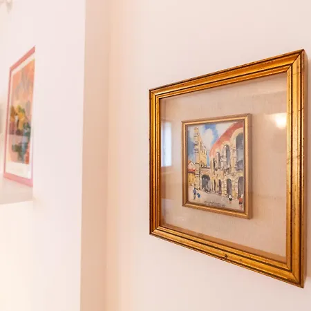 Cozy Vittoria By Postcardsfrom Apartment *