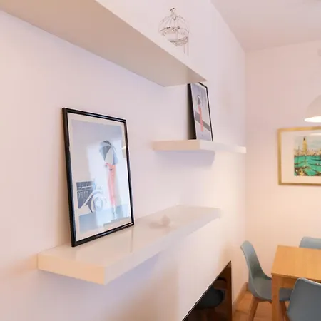 Cozy Vittoria By Postcardsfrom Apartment *