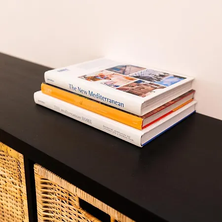 Cozy Vittoria By Postcardsfrom Apartment