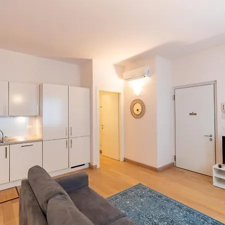 Cozy Vittoria By Postcardsfrom Apartment *