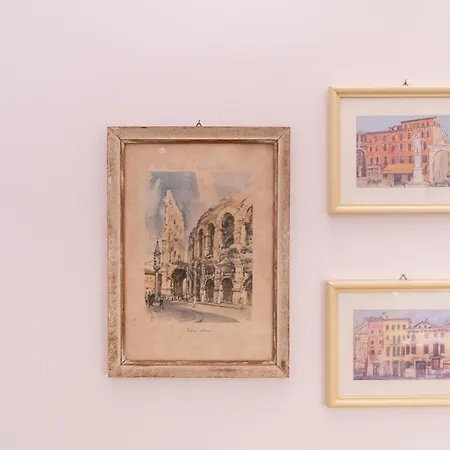 Apartment Cozy Vittoria By Postcardsfrom Verona
