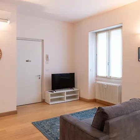Cozy Vittoria By Postcardsfrom Verona